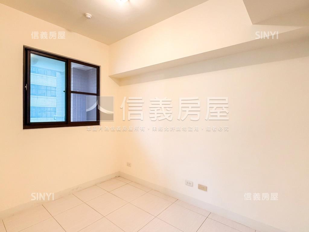 美麗島站高樓採光兩房車位房屋室內格局與周邊環境