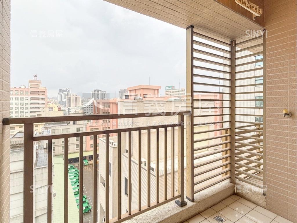 美麗島站高樓採光兩房車位房屋室內格局與周邊環境