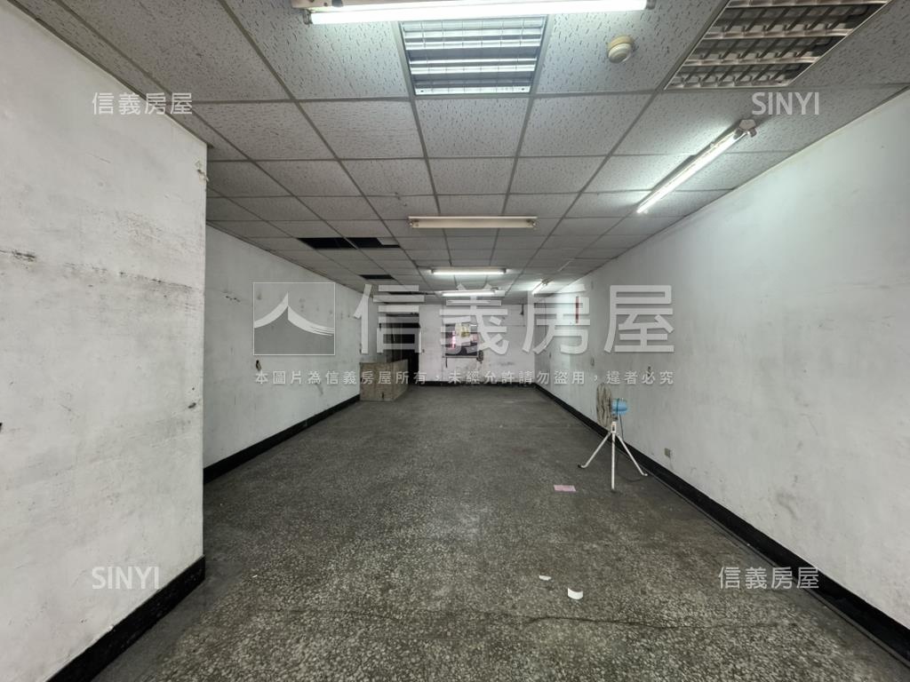 大空間一樓店面房屋室內格局與周邊環境