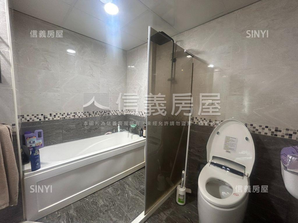 民權西路捷運車位高樓美居房屋室內格局與周邊環境