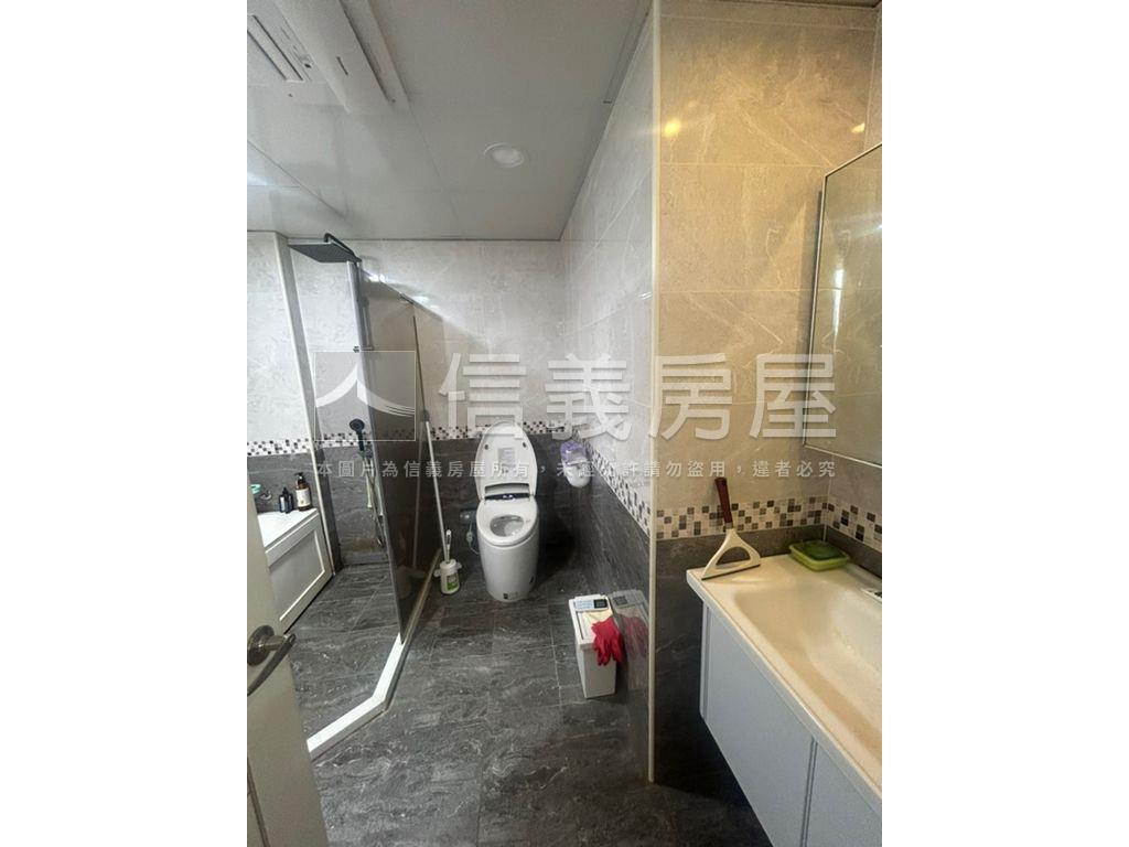 民權西路捷運車位高樓美居房屋室內格局與周邊環境