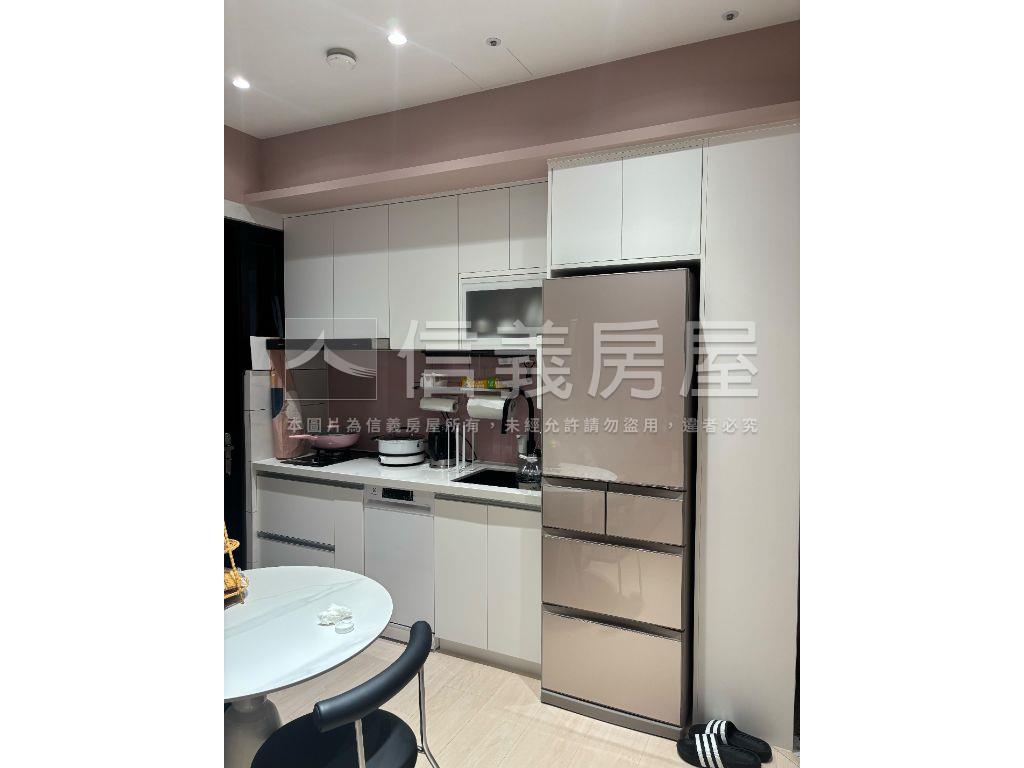 近南港四鐵御織間精緻美宅房屋室內格局與周邊環境