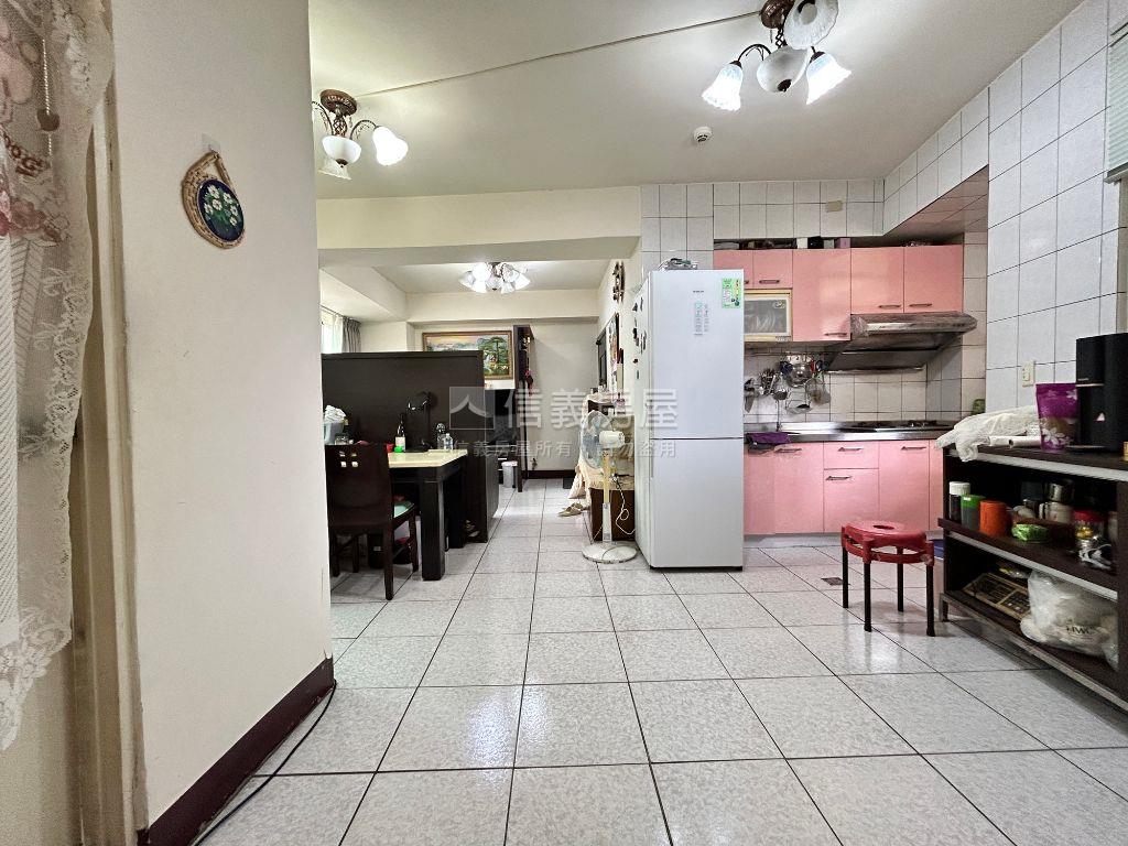 近國光花市採光佳兩房房屋室內格局與周邊環境