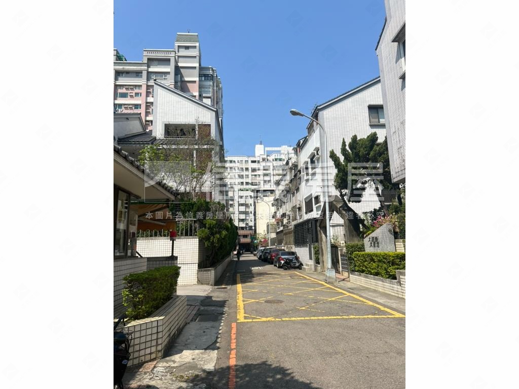 大綠地三面採光裝潢宅房屋室內格局與周邊環境