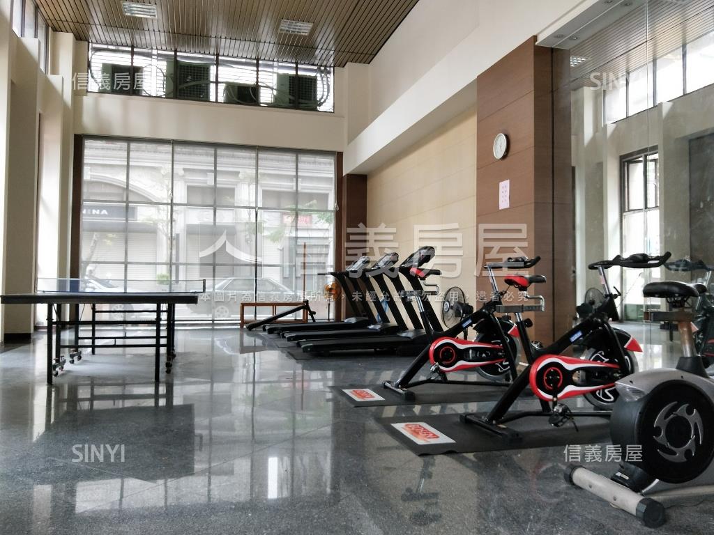 柳堤。博覽家三房車位房屋室內格局與周邊環境