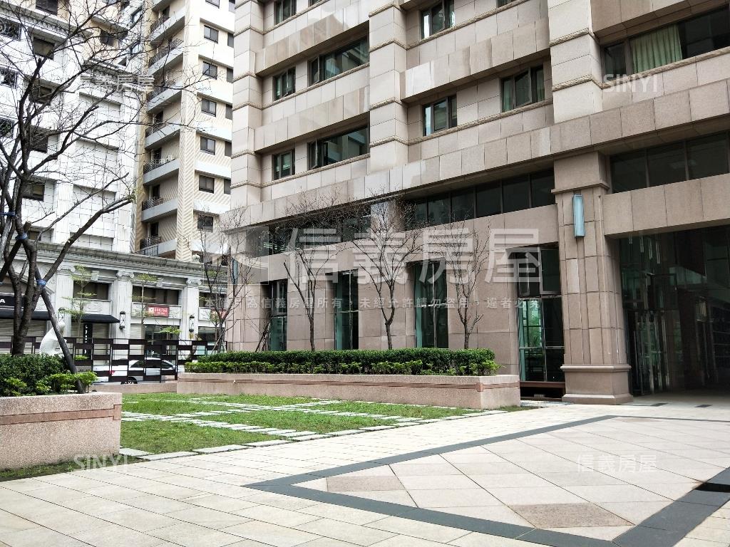 柳堤。博覽家三房車位房屋室內格局與周邊環境