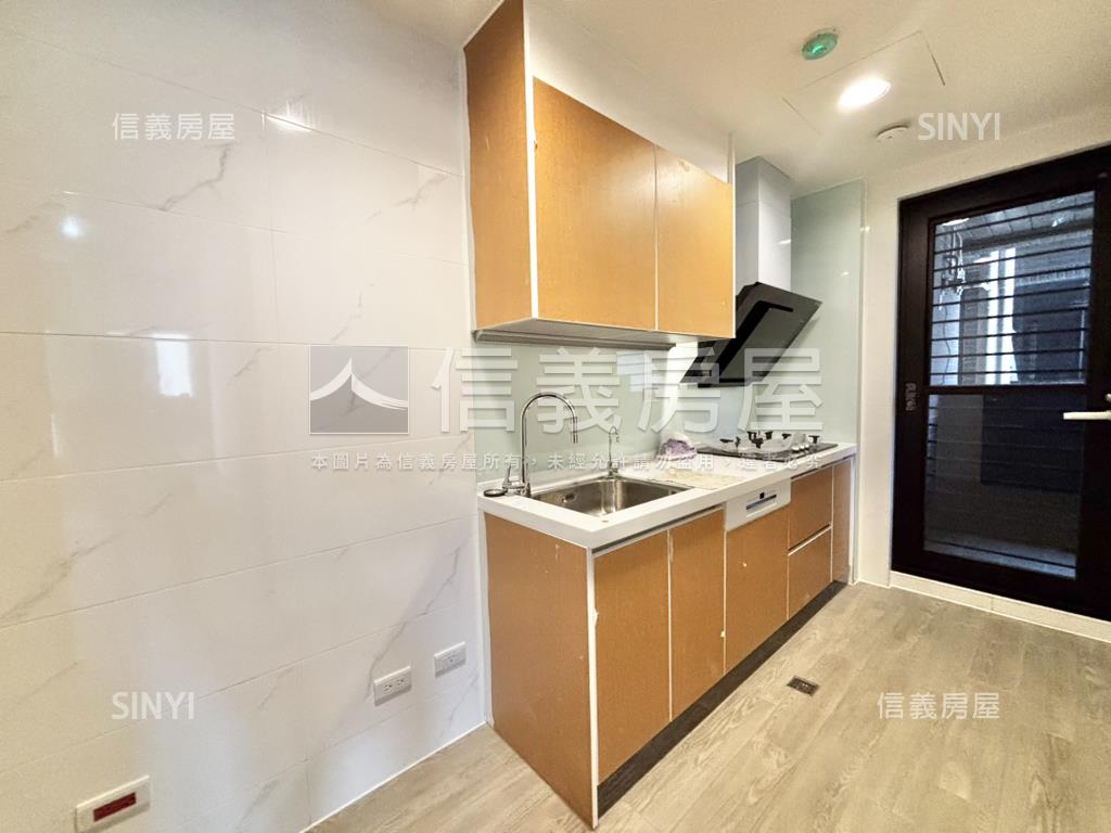 小檜溪，遠雄，三房車位房屋室內格局與周邊環境