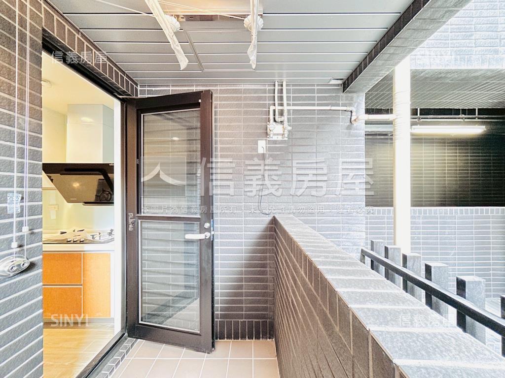 小檜溪，三房車位房屋室內格局與周邊環境