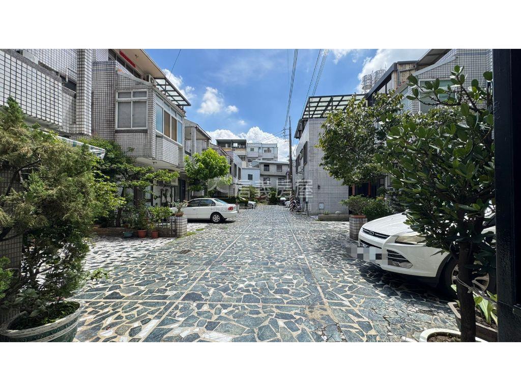 近潭子車站大地坪庭院別墅房屋室內格局與周邊環境