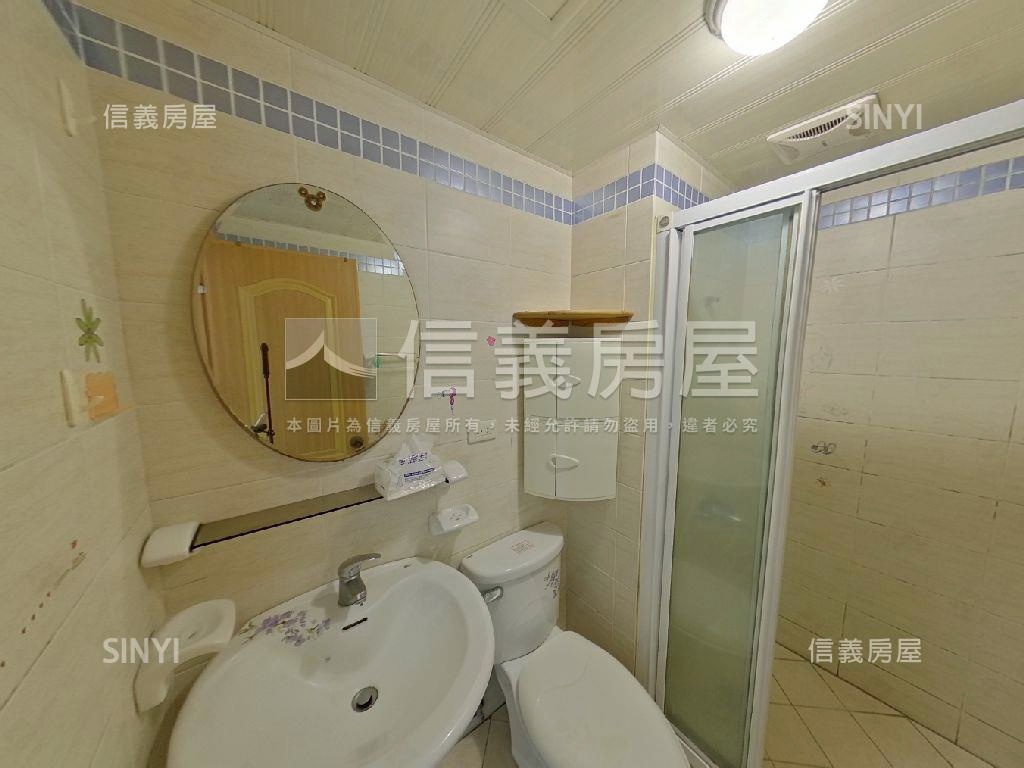 藝文·世紀風華·三房車位房屋室內格局與周邊環境