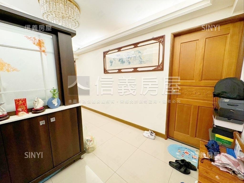 國泰雙仁愛學區頂加大空間房屋室內格局與周邊環境