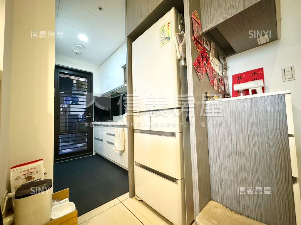 芯花開面校園三房車位房屋室內格局與周邊環境