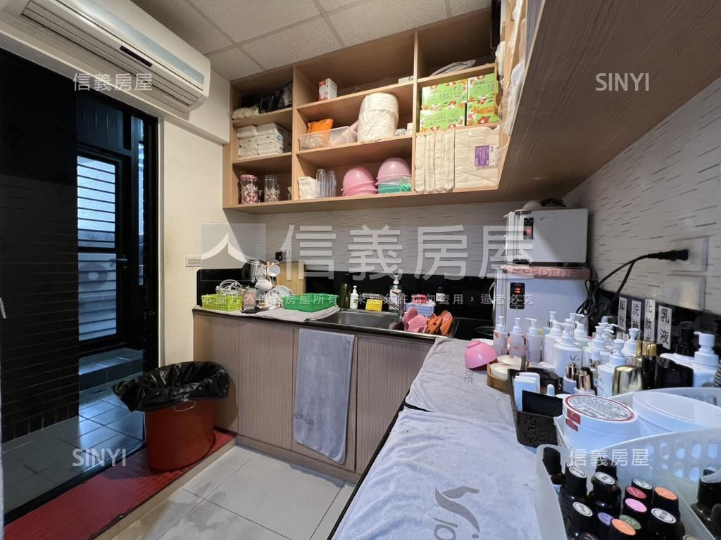 南京復興捷運面寬金店Ａ房屋室內格局與周邊環境
