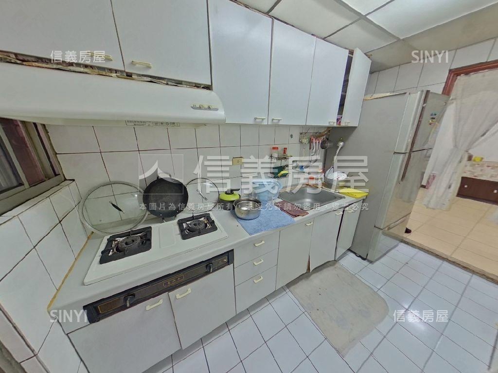 近未來捷運。華廈３房房屋室內格局與周邊環境