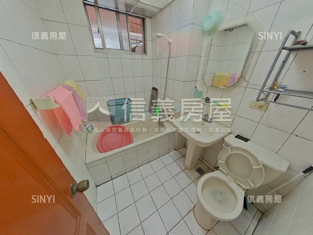 近未來捷運。華廈３房房屋室內格局與周邊環境