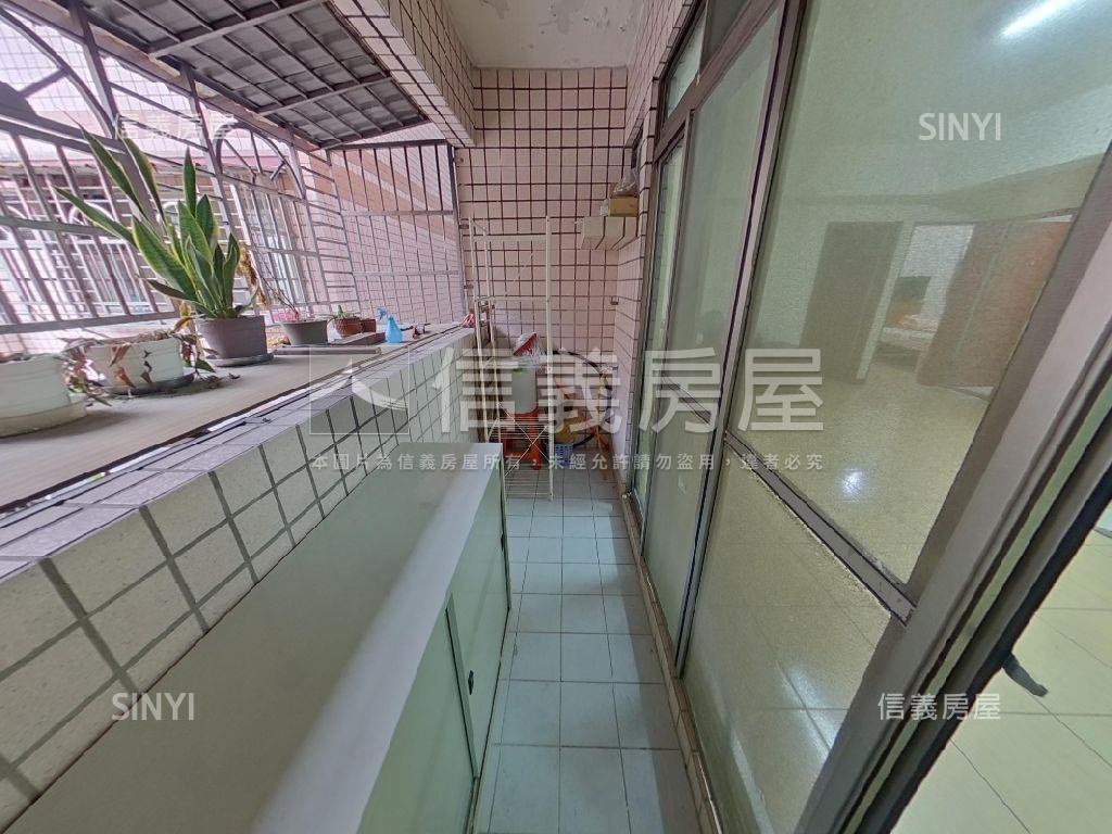 近未來捷運。華廈３房房屋室內格局與周邊環境