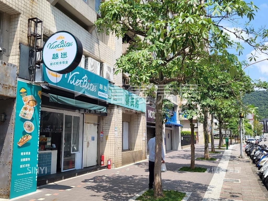 內科人潮面寬雙店面房屋室內格局與周邊環境