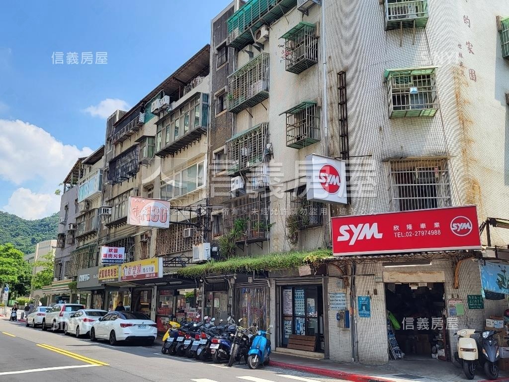 內科人潮面寬雙店面房屋室內格局與周邊環境