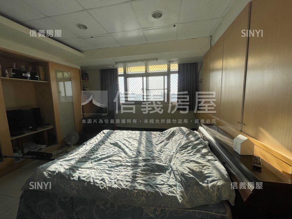 中山南路四房雙車位房屋室內格局與周邊環境