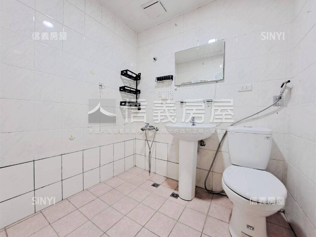 中正大業電梯平面車位房屋室內格局與周邊環境