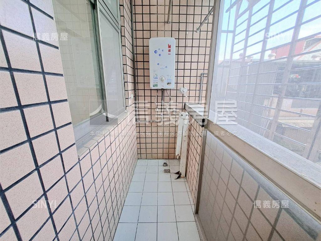 中正大業電梯平面車位房屋室內格局與周邊環境