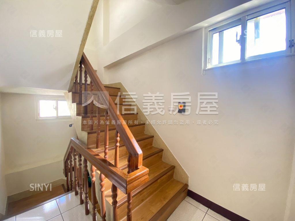 邊間◆三面採光挑高別墅房屋室內格局與周邊環境