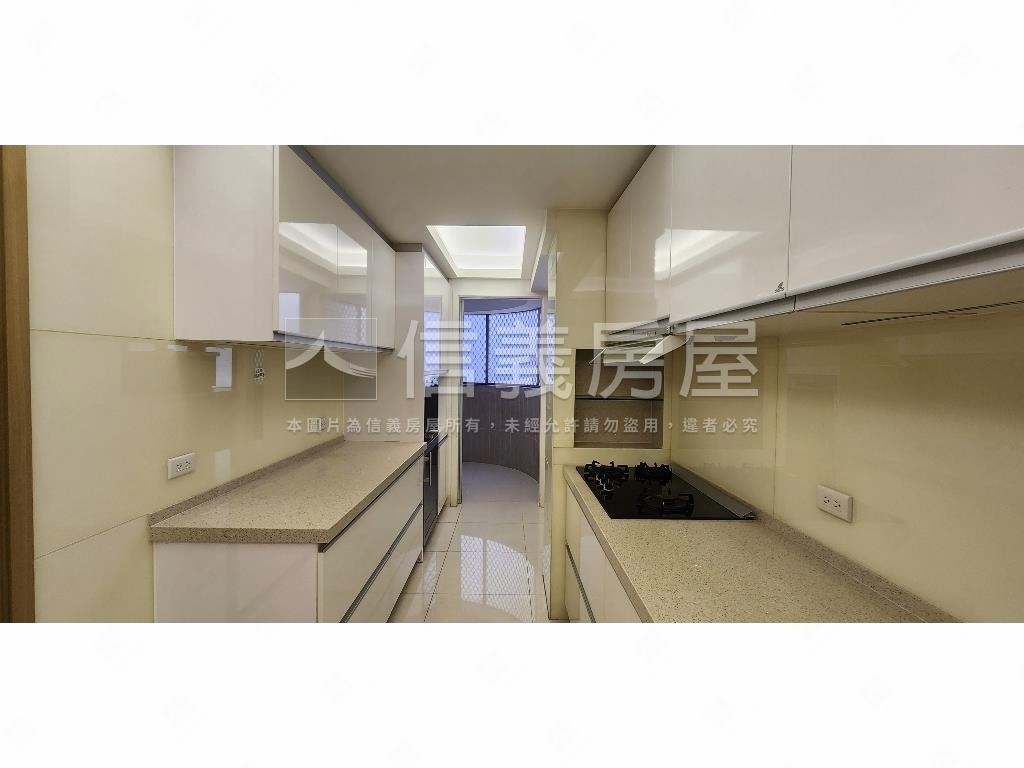 稀有凱廈後棟高樓美景房屋室內格局與周邊環境