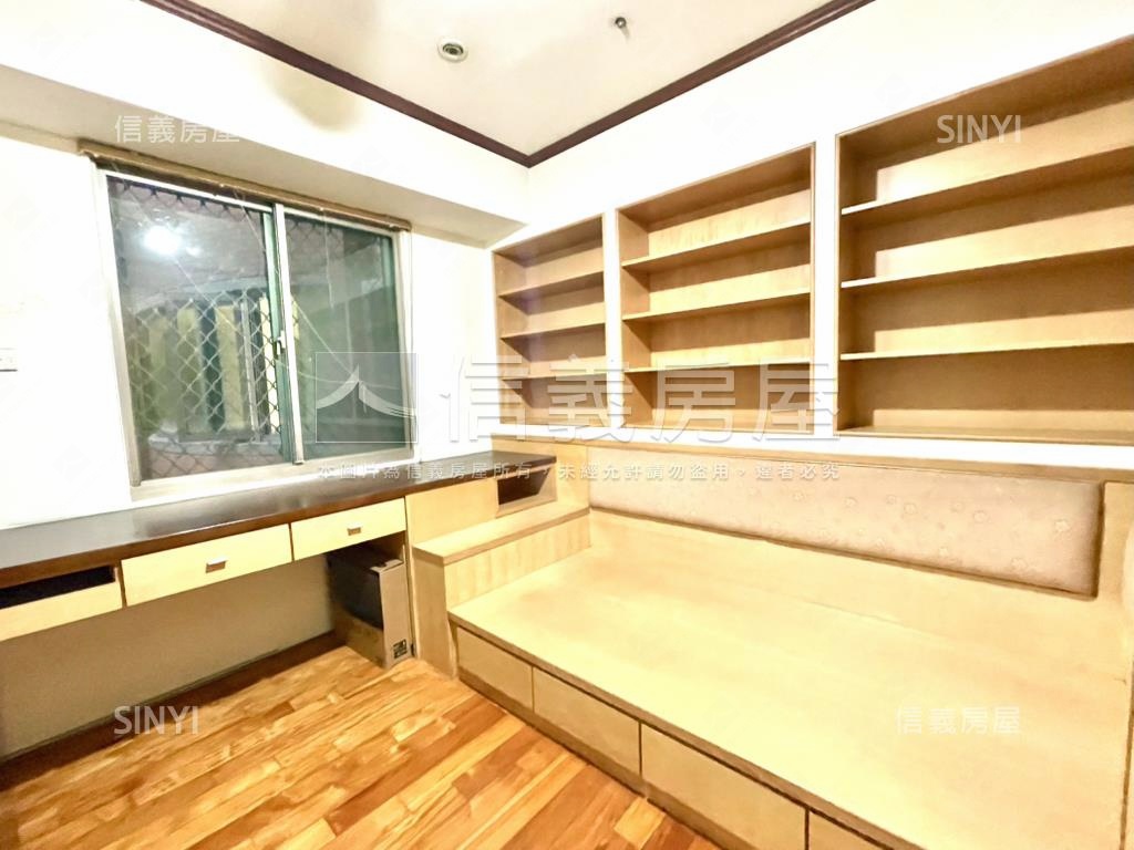 近曉明登峰樓中樓三房平車房屋室內格局與周邊環境