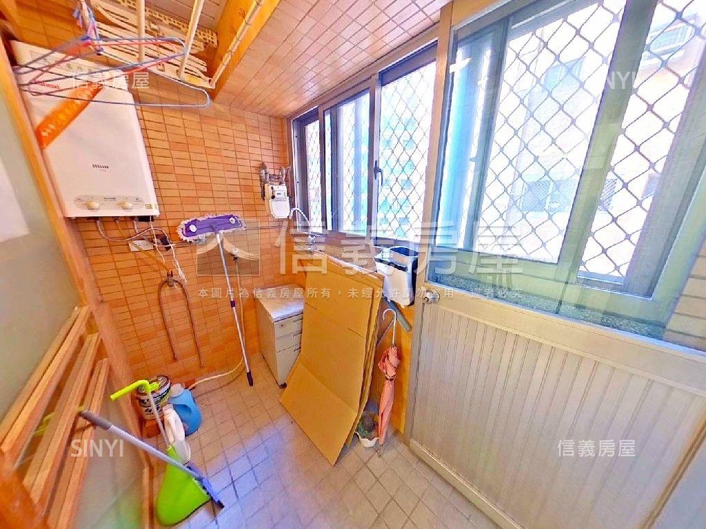近曉明登峰樓中樓三房平車房屋室內格局與周邊環境