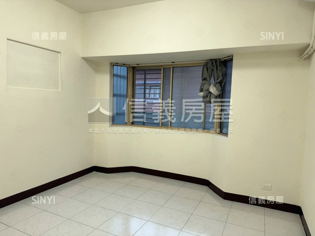 榮富都特三房車位房屋室內格局與周邊環境