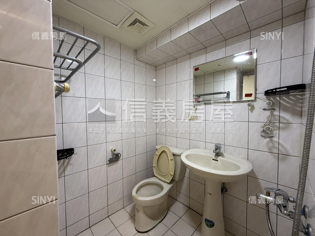 榮富都特三房車位房屋室內格局與周邊環境