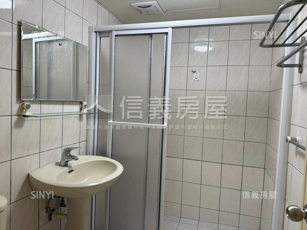 榮富都特三房車位房屋室內格局與周邊環境