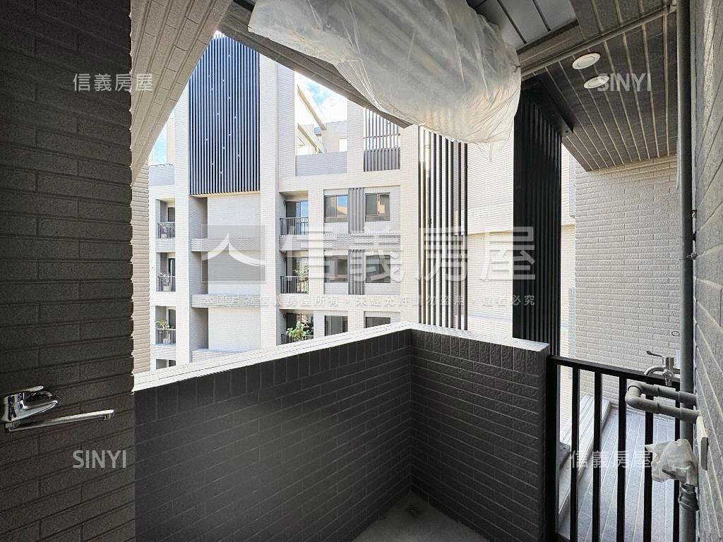 近中科次頂樓視野兩房平車房屋室內格局與周邊環境