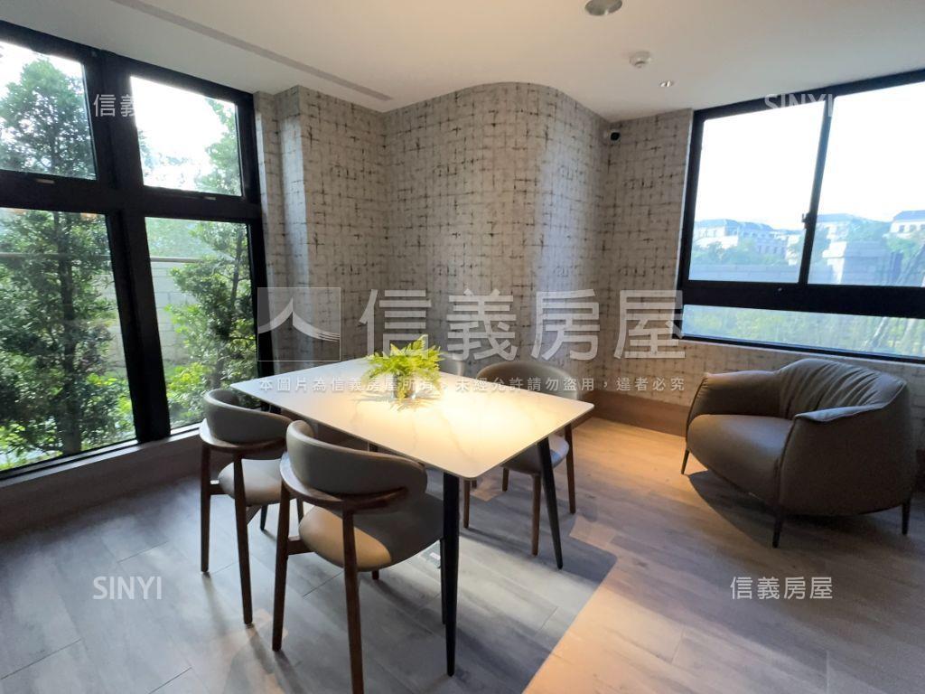 近中科次頂樓視野兩房平車房屋室內格局與周邊環境