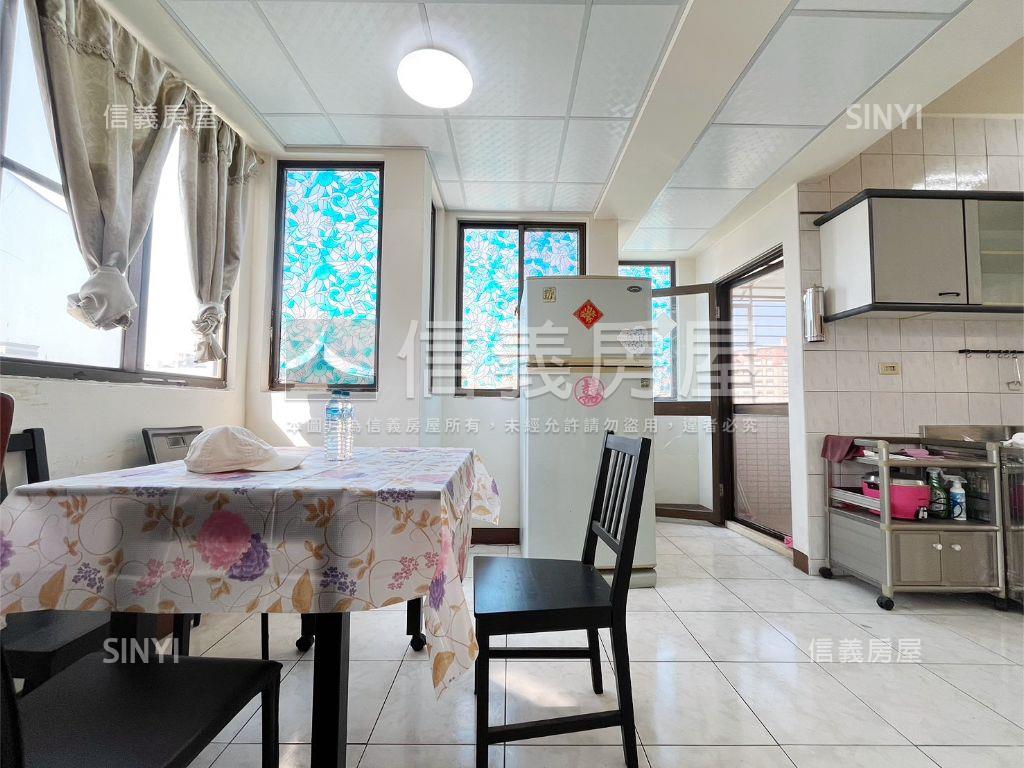 鹽埕三面採光景觀大三房房屋室內格局與周邊環境