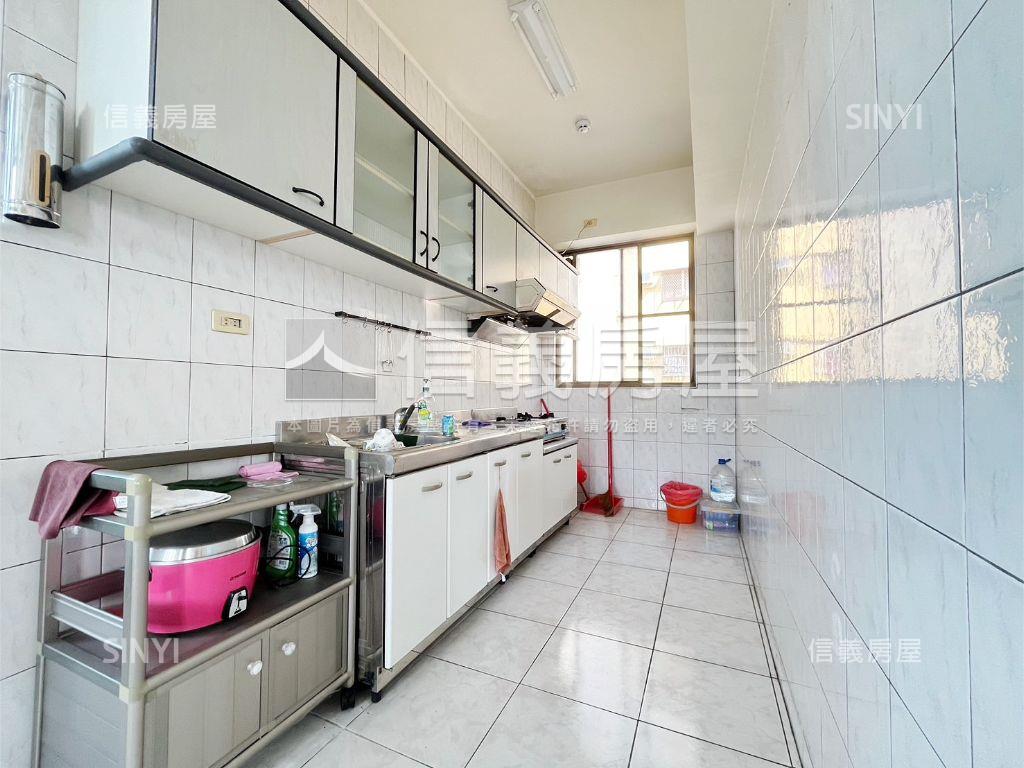 鹽埕三面採光景觀大三房房屋室內格局與周邊環境