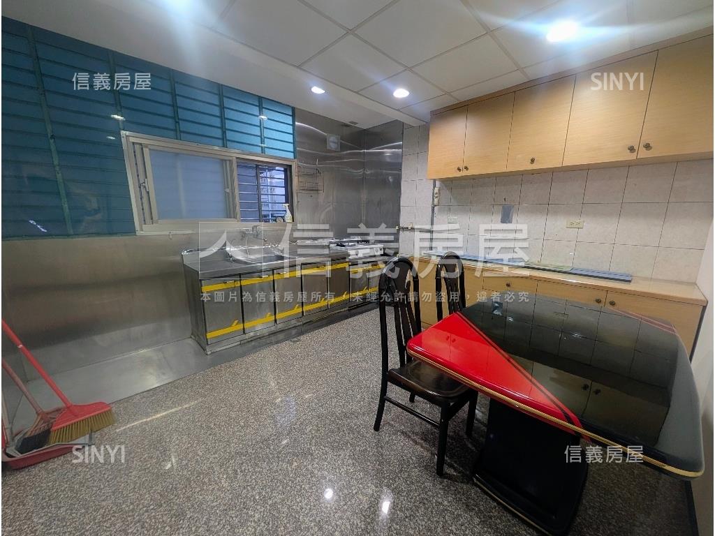 邊間黃金三樓美寓房屋室內格局與周邊環境