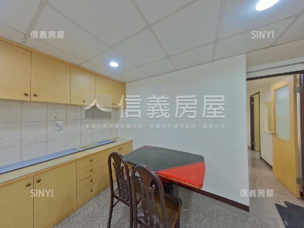 【ＶＲ】邊間黃金三樓美寓房屋室內格局與周邊環境