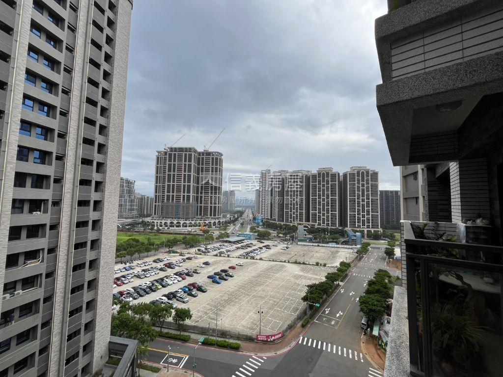 耀台北高樓景觀兩房車位房屋室內格局與周邊環境