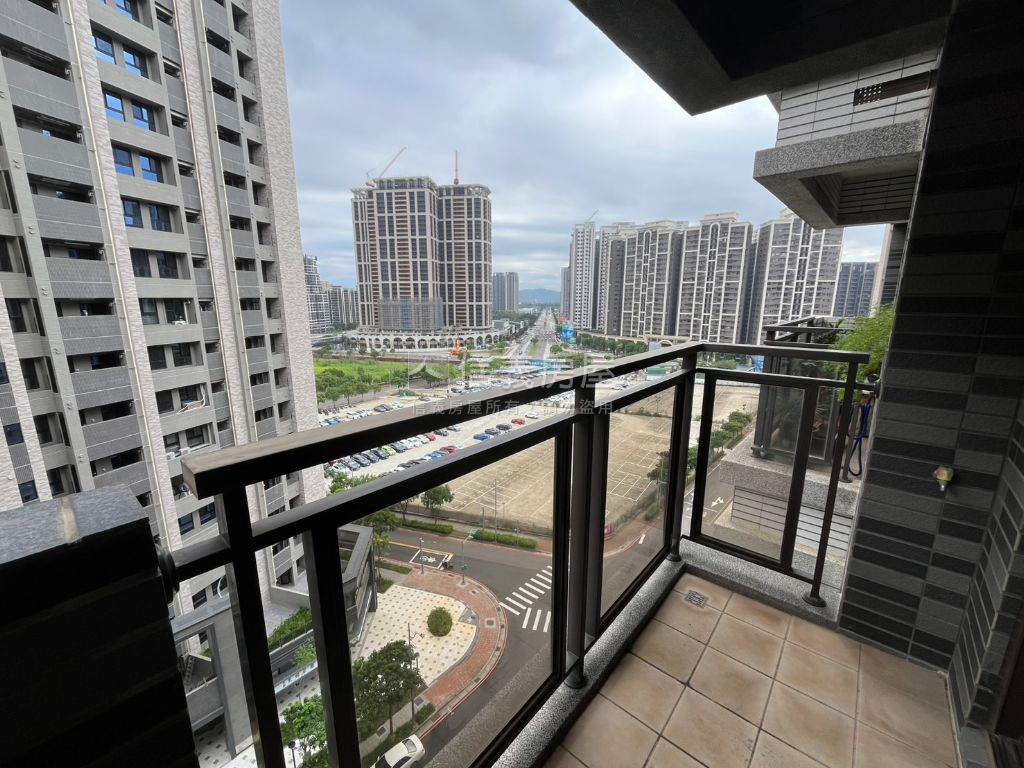 耀台北高樓景觀兩房車位房屋室內格局與周邊環境