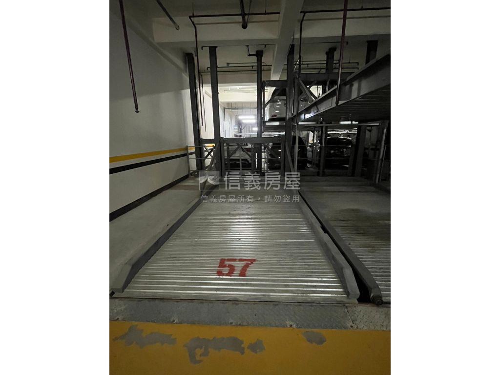 耀台北高樓景觀兩房車位房屋室內格局與周邊環境
