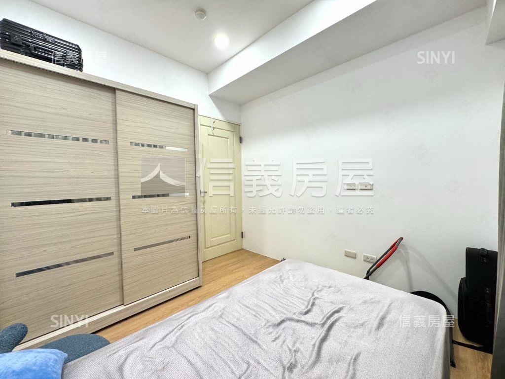 入主七期市政愛敦閣看這間房屋室內格局與周邊環境