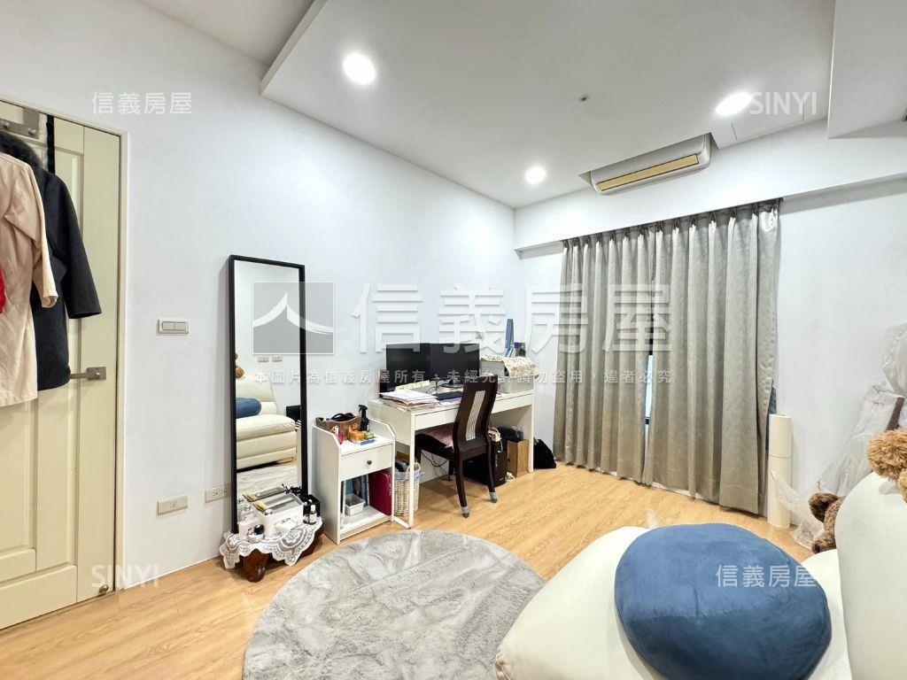 入主七期市政愛敦閣看這間房屋室內格局與周邊環境