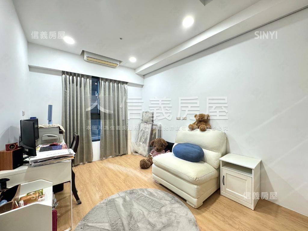 入主七期市政愛敦閣看這間房屋室內格局與周邊環境