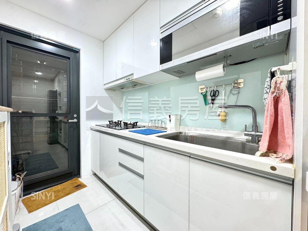 入主七期市政愛敦閣看這間房屋室內格局與周邊環境