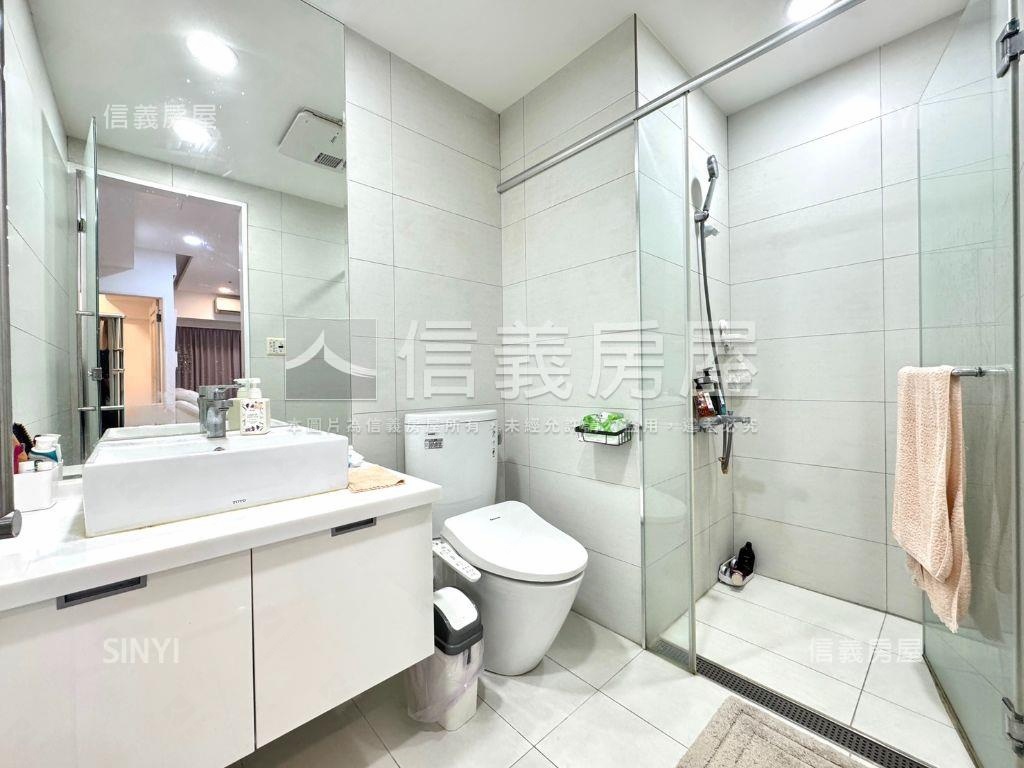 入主七期市政愛敦閣看這間房屋室內格局與周邊環境