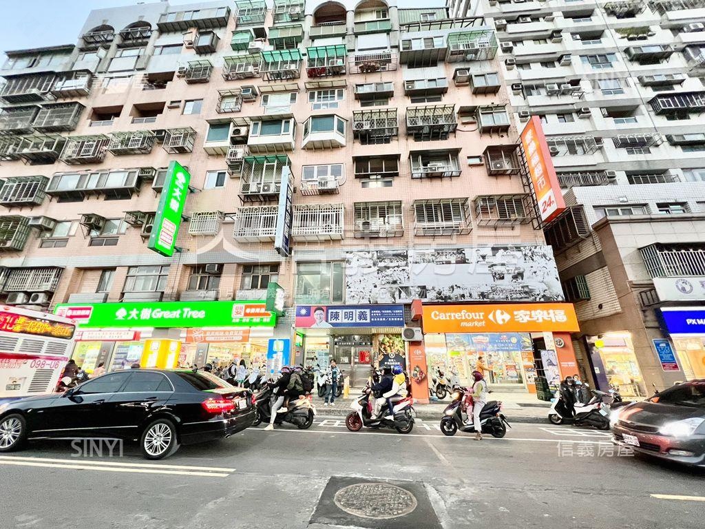 一抹綠稀有大兩房車位房屋室內格局與周邊環境