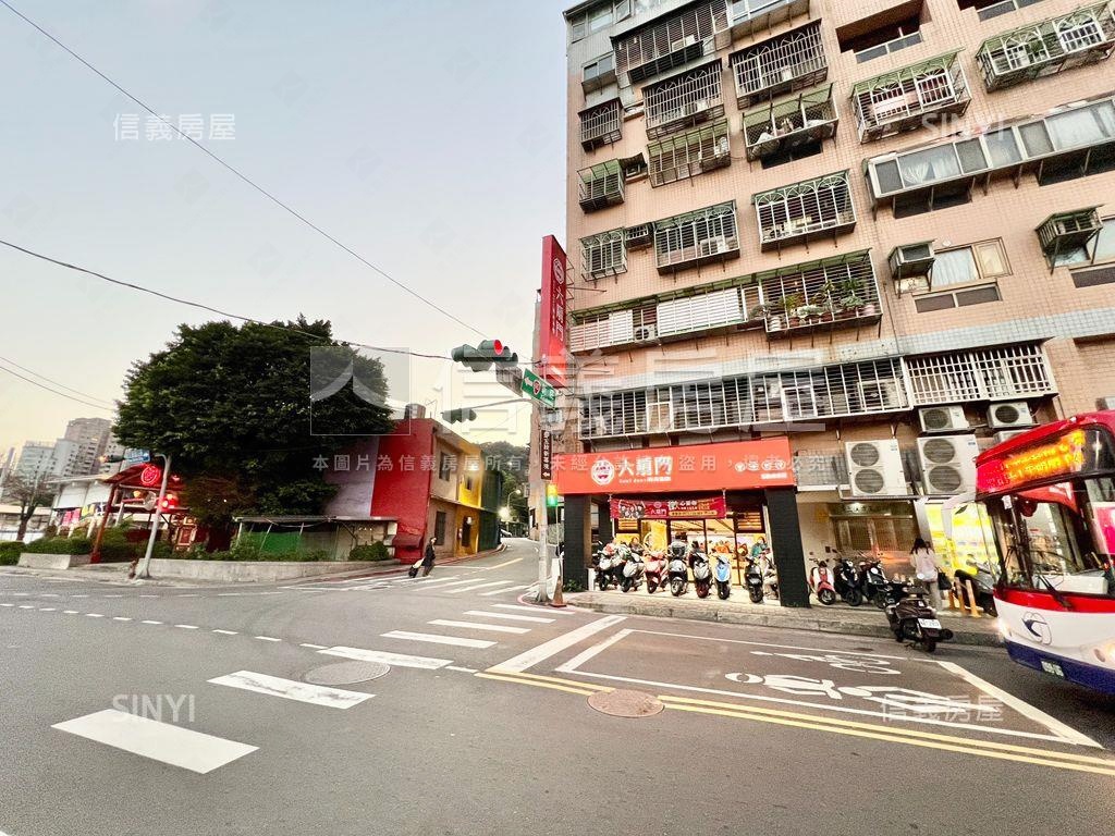 一抹綠稀有大兩房車位房屋室內格局與周邊環境