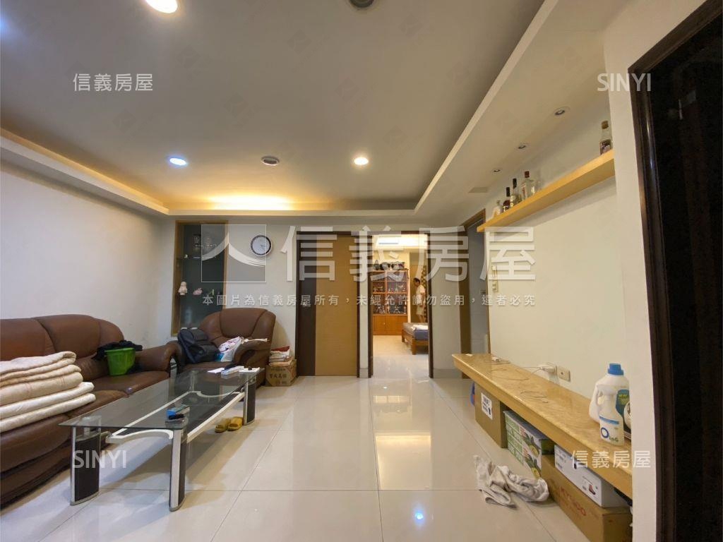 稀有膝蓋救星機能美寓房屋室內格局與周邊環境