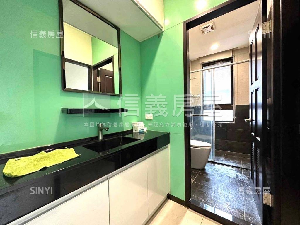 世界Ｗ高樓採光＋坡平車位房屋室內格局與周邊環境